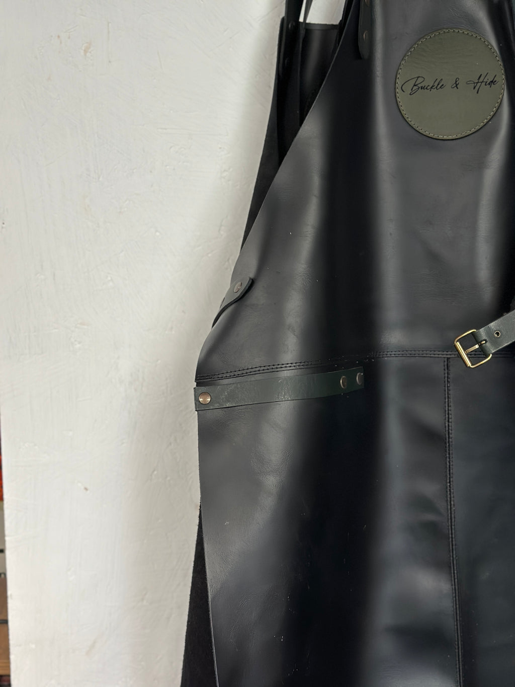 Buckle & Hide Leather Apron
