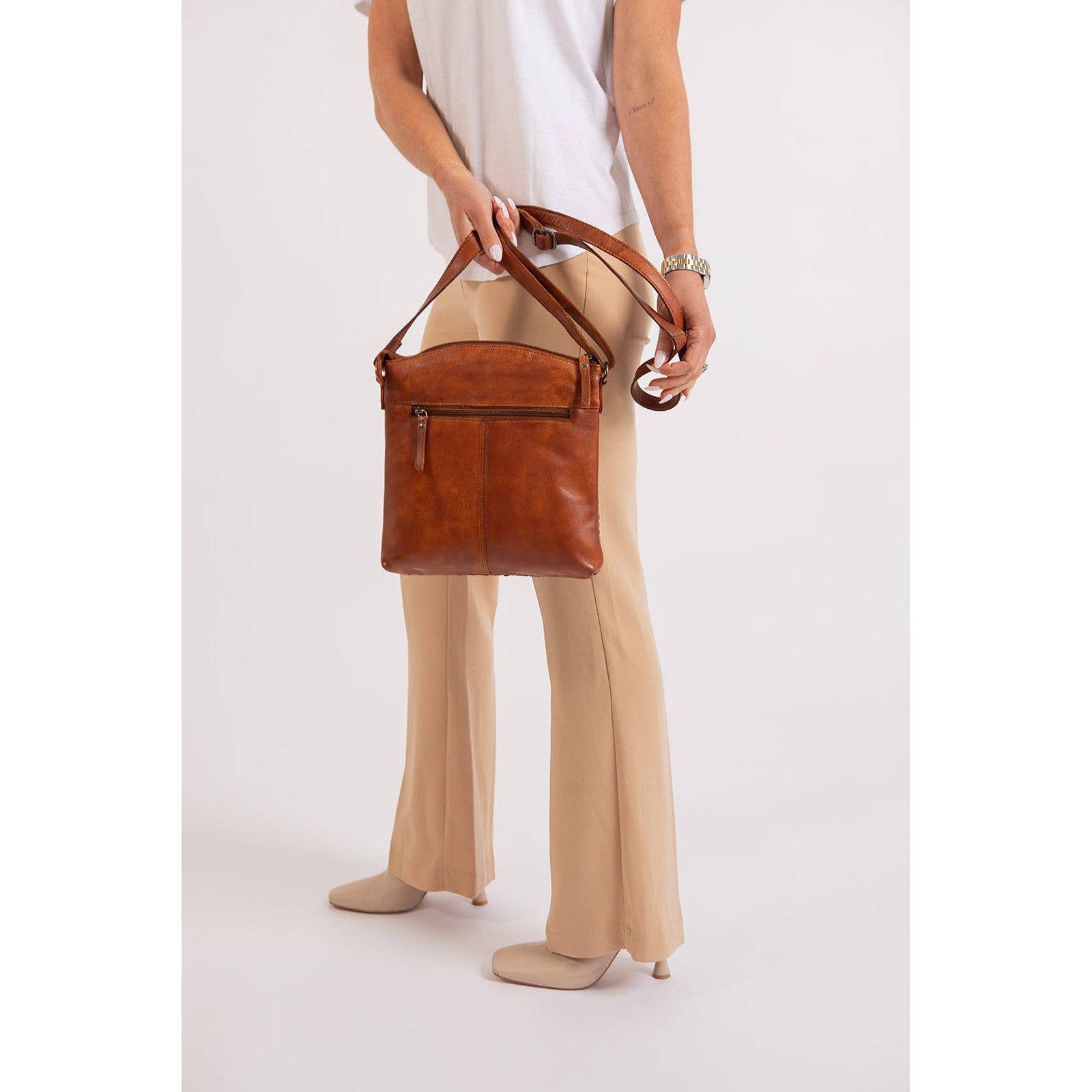 Leather Shoulder Bag Elsa for Women: Cognac